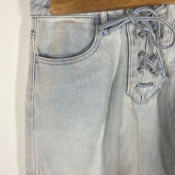 PacSunā
LaceāUpĀ Denimā
Skirt - Picture 4 of 8